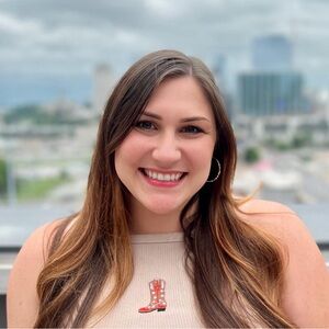 Meet your Posher, Caitlin